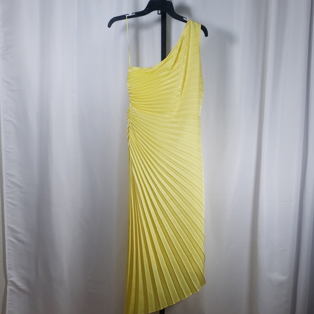 Belle by Badgley Mischka Yellow Kelsey Asymmetrical Dress - SZ 6 - NWT - Picture 2 of 8